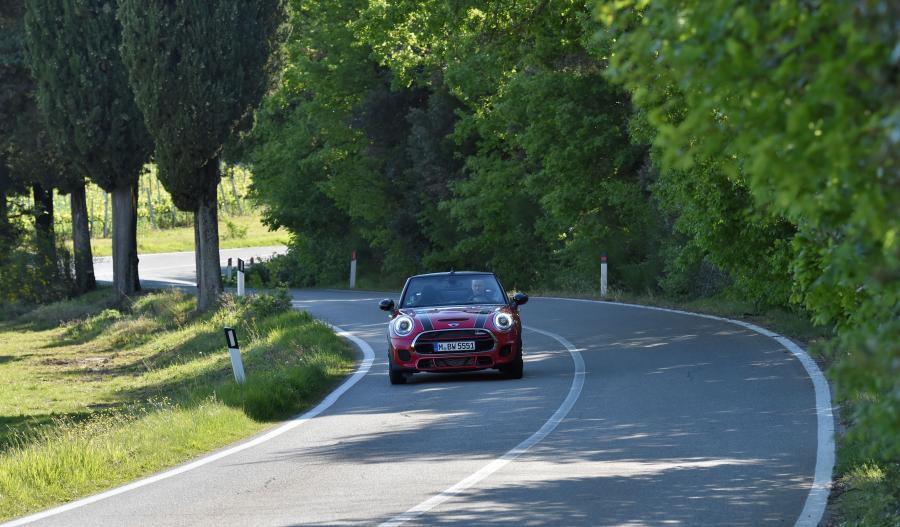  Mini Cooper S JCW Cabrio 2016 года  (фото 47 из 104)